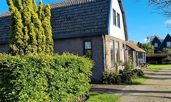 Kamer | 215m² | €1750,-