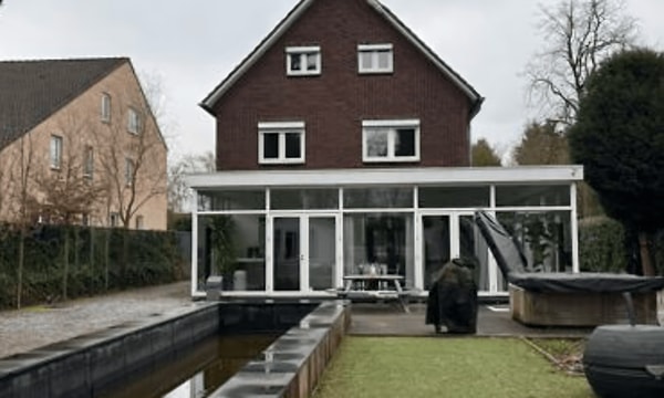 Studio | 75m² | €2950,-