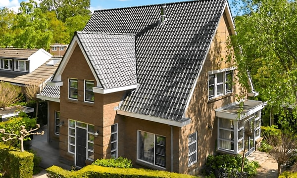 Huis | 239m² | €4500,-