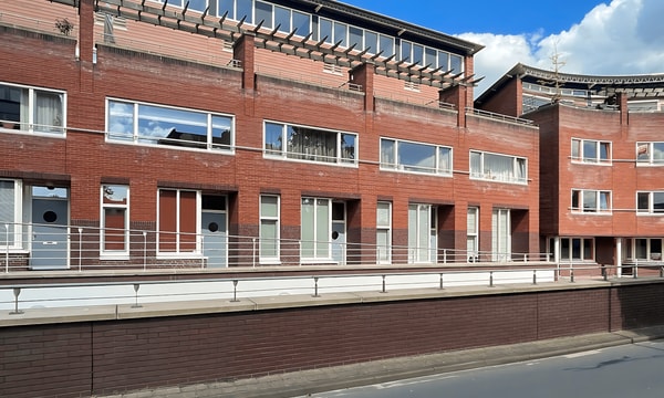Huis | 160m² | €2708,-