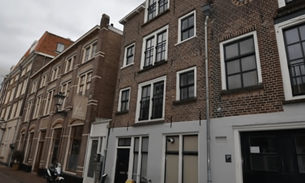 Kamer | 52m² | €896,-