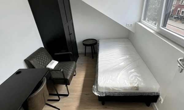 Studio | 12m² | €650,-