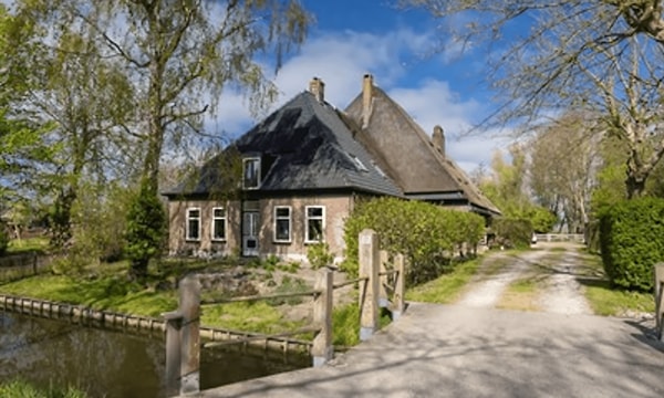 Huis | 250m² | €2350,-