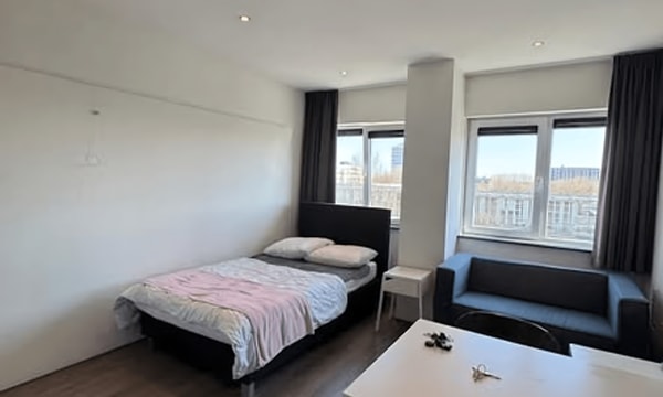 Studio | m² | €800,-