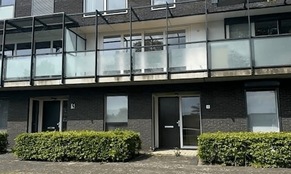Kamer | 250m² | €1975,-