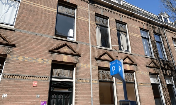 Kamer | 13m² | Nassaustraat | €455,-