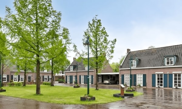 Huis | m² | €2050,-
