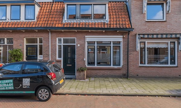 Huis | 99m² | Van 't Hoffstraat | €2745,-