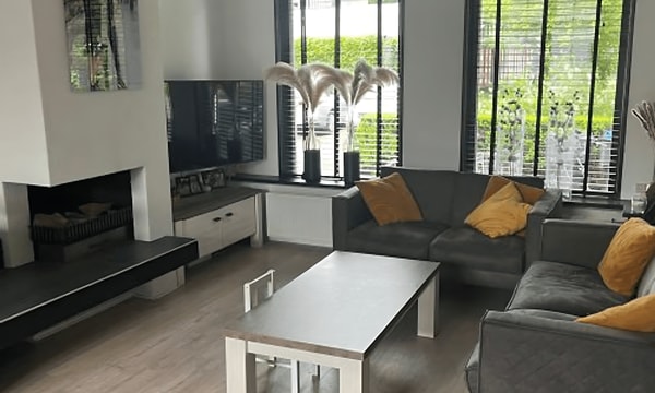 Studio | m² | €1200,-