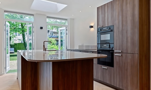 Kamer | 141m² | €3750,-