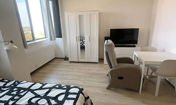 Studio | m² | €700,-