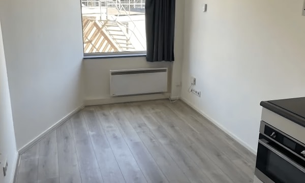 Kamer | 73m² | €715,-