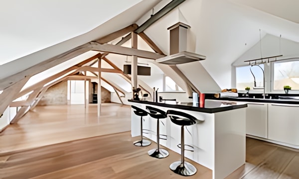 Kamer | 235m² | €2500,-