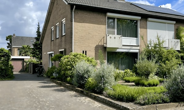 Huis | m² | €1600,-