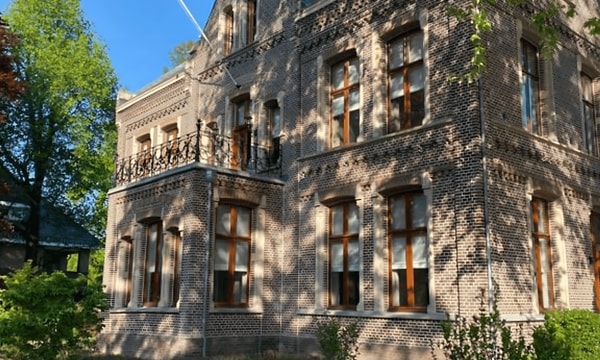 Huis | m² | €2700,-