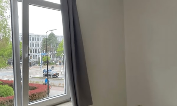 Kamer | m² | €650,-