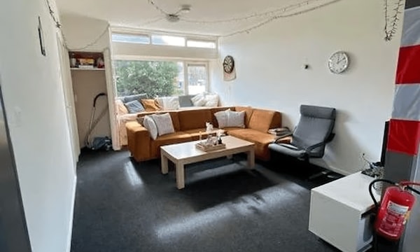 Kamer | 255m² | €345,-
