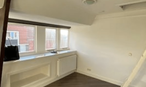 Kamer | m² | €610,-