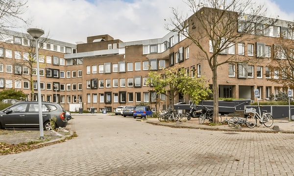 Huis | 39m² | Rogier van der Weydestraat | €980,-
