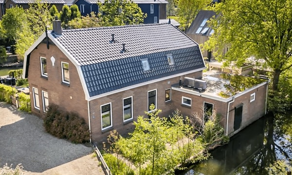 Kamer | 222m² | €4000,-