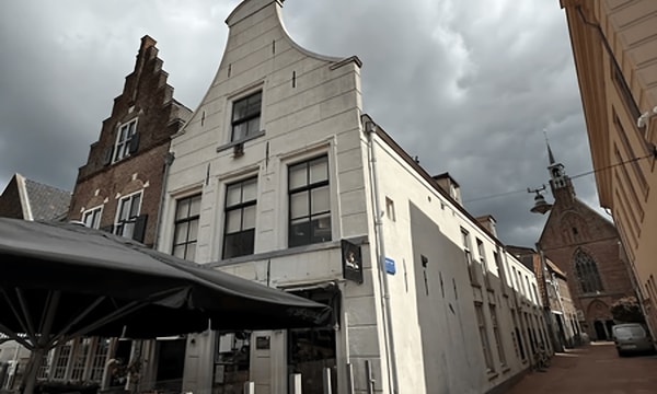 Kamer | 25m² | €823,-