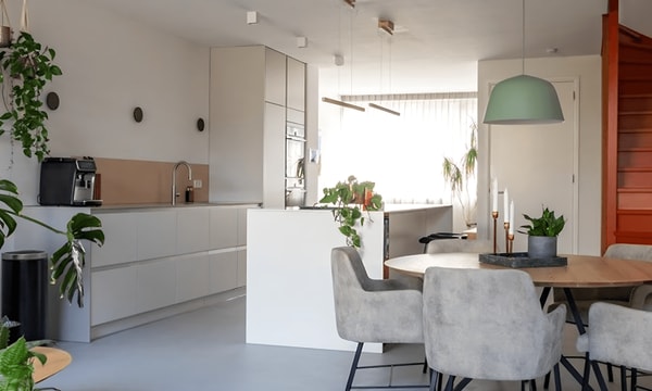 Huis | 156m² | Maarsbergenstraat | €3300,-
