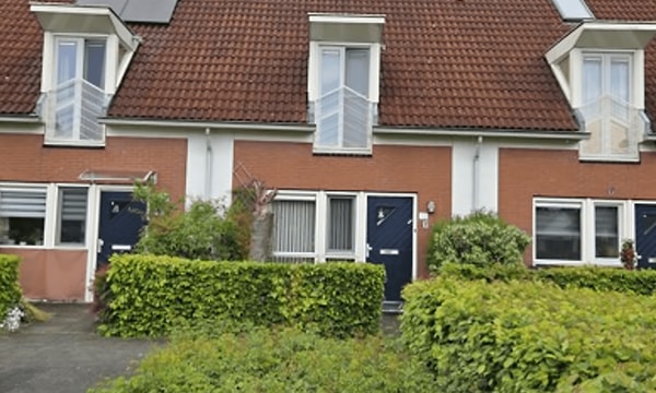 Kamer | m² | €932,-