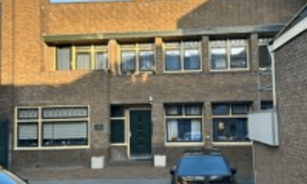 Huis | m² | €1049,-