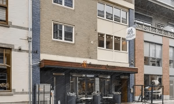 Kamer | 153m² | €1595,-