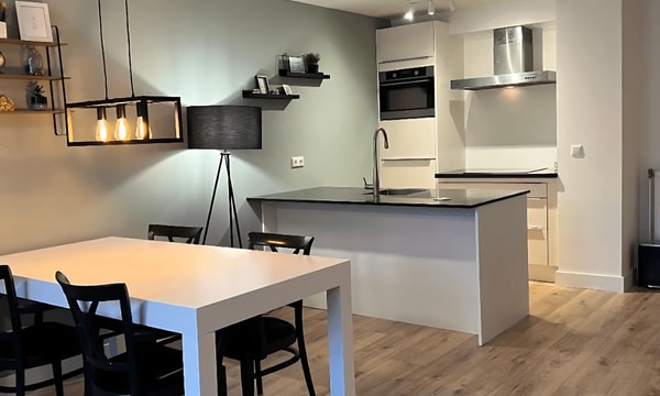 Kamer | 47m² | €1050,-