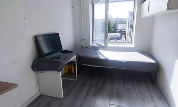 Kamer | m² | €800,-