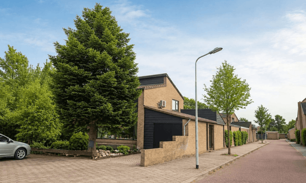 Kamer | 168m² | €2550,-