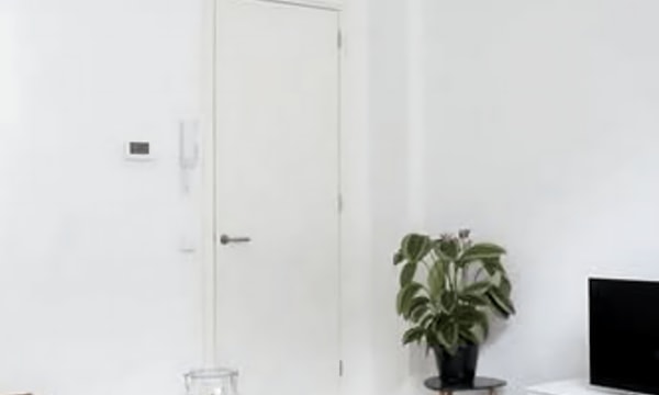 Studio | m² | €700,-