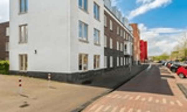 Kamer | 100m² | €1800,-