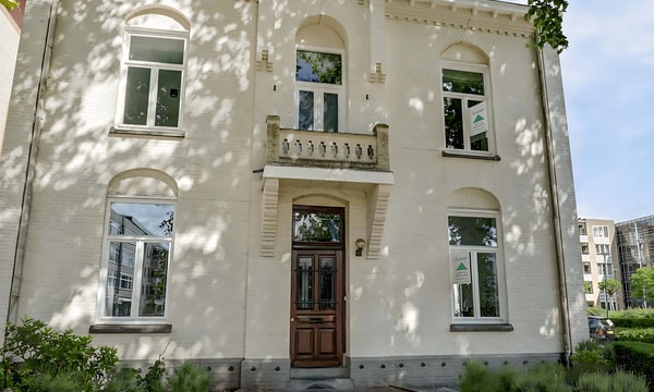 Huis | 247m² | €2600,-