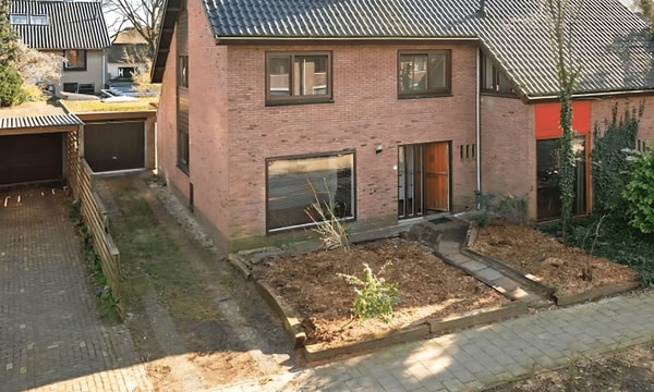 Kamer | 104m² | €2650,-