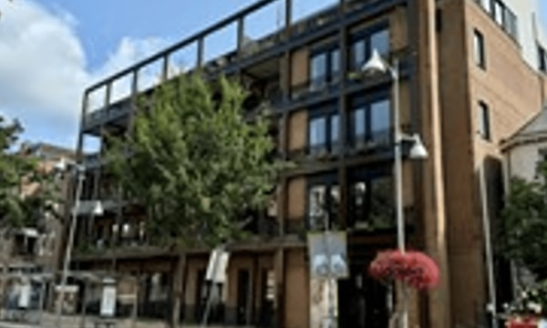 Kamer | 83m² | €1295,-