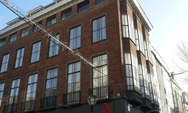Kamer | 145m² | €1880,-