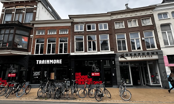 Huis | m² | €8888,-