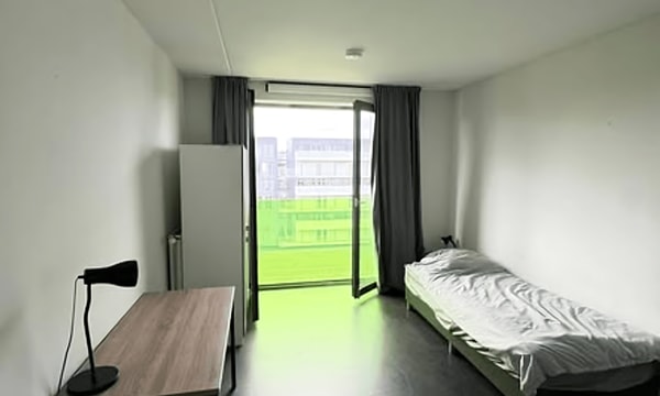Studio | m² | €660,-
