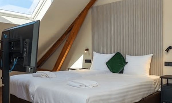 Studio | m² | €800,-