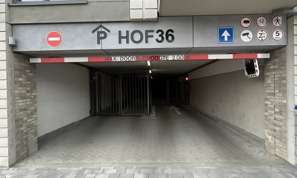 Parkeerplaats | 65m² | €1295,-