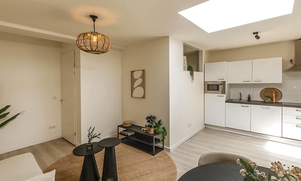 Kamer | 112m² | €2150,-