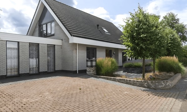 Huis | 216m² | €2700,-