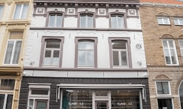 Kamer | 108m² | €1295,-