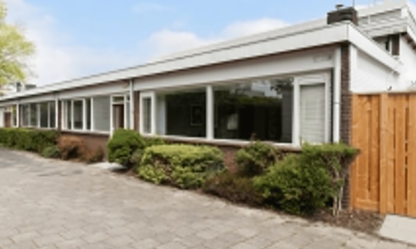Kamer | 206m² | €2900,-