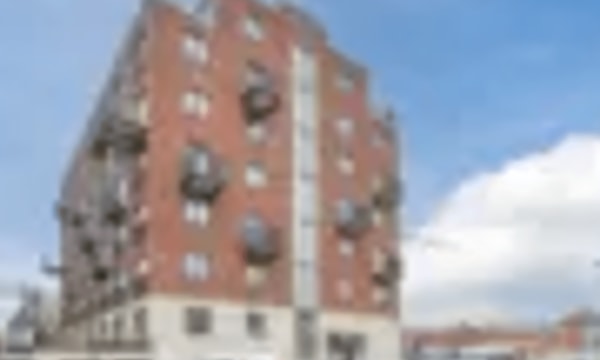 Huis | m² | €995,-