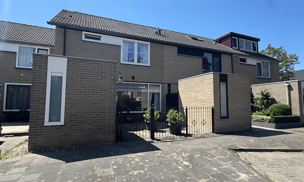 Huis | 113m² | €2495,-