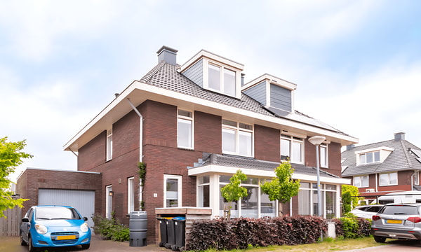 Kamer | 159m² | €2350,-