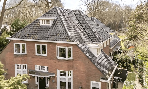 Kamer | 154m² | €3700,-